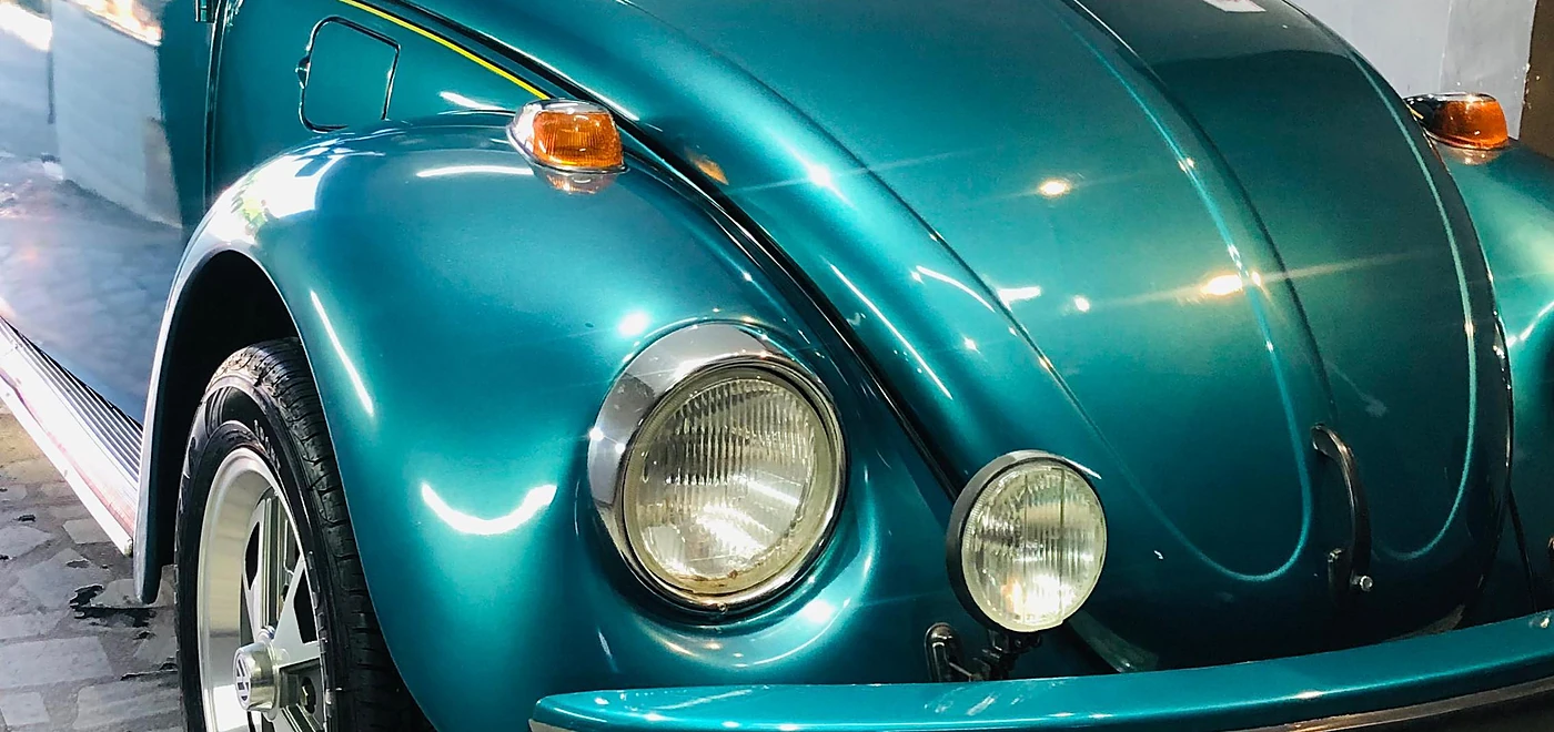 Fusca — pintura azul-petróleo renovada